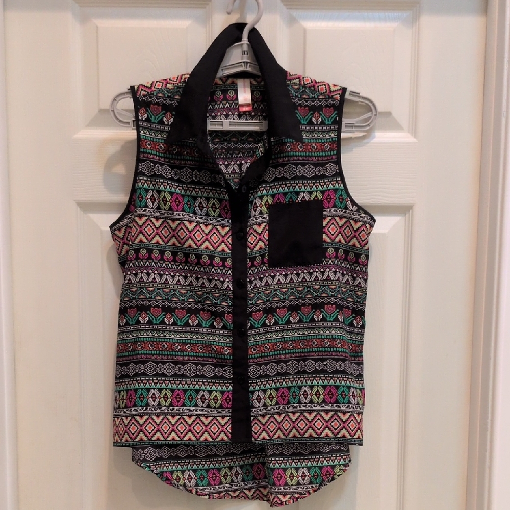 No Boundaries Women's Collared Sleeveless Hi-Low Button-Down Top Size Medium